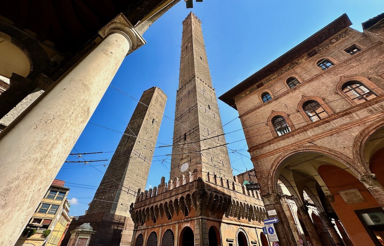 Le due Torri – Two Towers in Bologna
